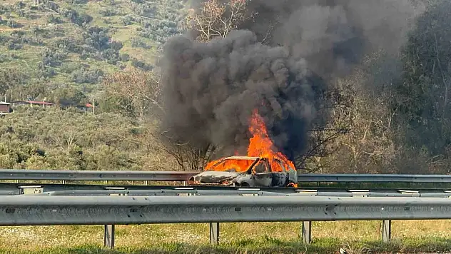 Kayseri'deki araç yangını vatandaşı tedirgin etti! Duran araç neden yanar?