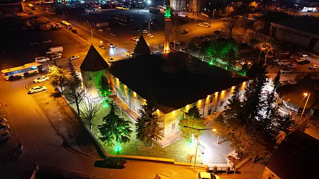Kayseri'deki asırlık cami yenilendi