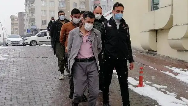 DEAŞ operasyonunda gözaltına alınan 4 kişi adliyede