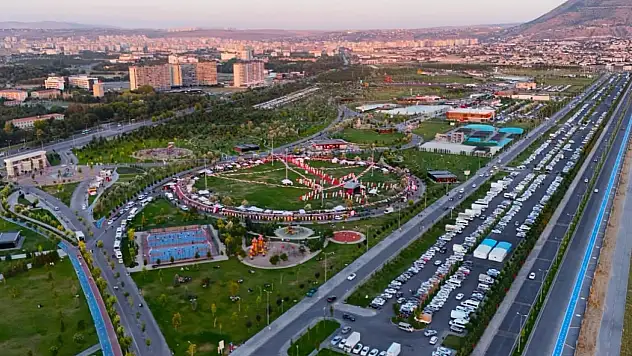 Kayseri'deki Millet Bahçesi'nde Yeşil bayrak hareketliliği