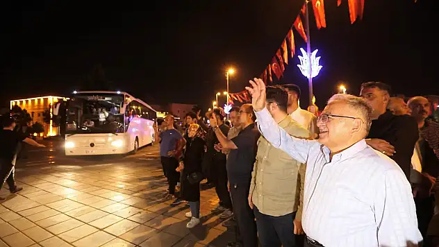 Kayseri'den bin genç bakın ne için yola çıktı?