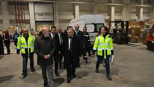Kayseri'den deprem bölgesine yüzlerce tır yardım
