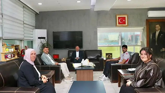 Kayseri'den dünya kürsüsüne! İl Müdürü tebrik etti