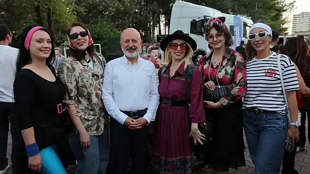 Kayseri'den dünyaya yayılan 80'ler akımı