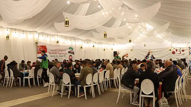 Kayseri'den Suriye'ye kardeşlik köprüsü! İftar çadırı kuruldu