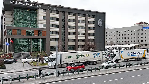 Kayseri'den yardım tırları yola çıktı!