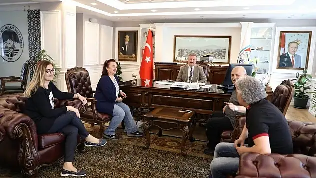 Dişhekimlerinden Palancıoğlu' nu ziyaret etti