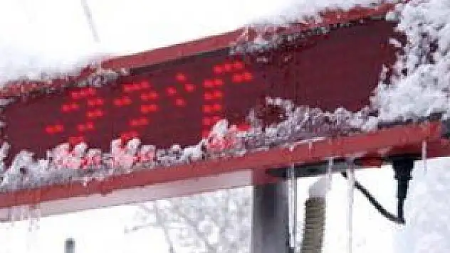 KAYSERİ EKSİ 22 DERECE İLE DONDU