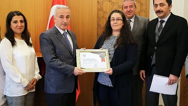Kayseri Halk Sağlığı Müdürlüğü'ne İkincilik Ödülü