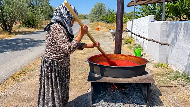 Kayseri İncesu'da salça telaşı başladı: Bakır kazanlarda saatler süren emek