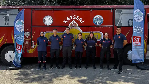 Kayseri itfaiyesi Develi Festivali'nde vatandaşlarla buluştu