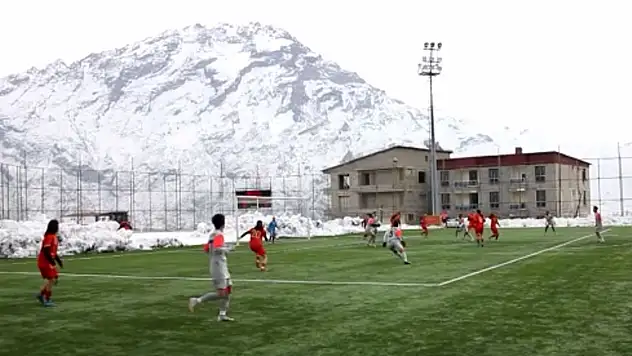 Kayseri Kadın Futbol Kulübü'nde yüzler gülmedi