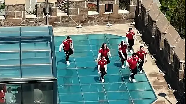 Kayseri Kalesi'nde dikkat çeken hareketlilik! Surlarda bakın ne yaptılar?