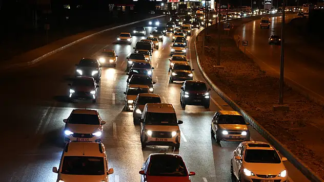 Kayseri karayolunda uzun kuyruklar oluştu