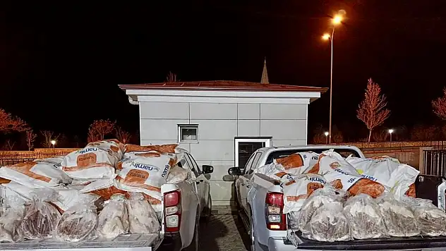 Kayseri-Kırşehir karayolunda 1.2 ton kaçak et ele geçirildi