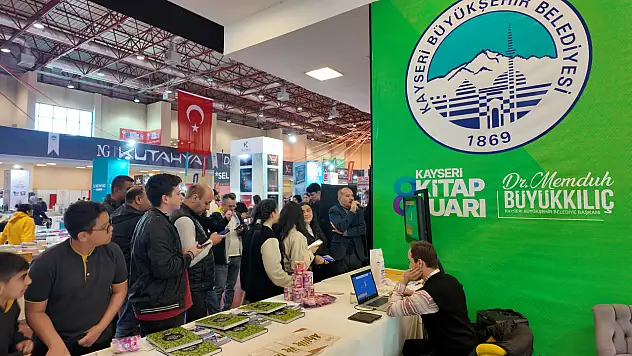 Kayseri Kitap Fuarı'nda çocukların yüzü güldü!