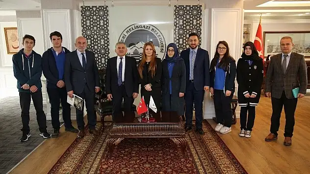 Kayseri Lisesi öğrencileri Melikgazi'de

