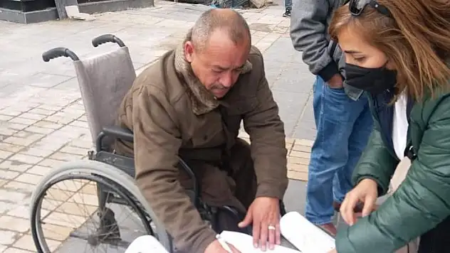 Kayseri Meydanında dikkat çeken imza kampanyası!
