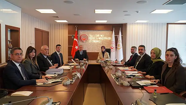 Kayseri Milletvekili Akar, kimlerle Bakan'ı ziyaret etti