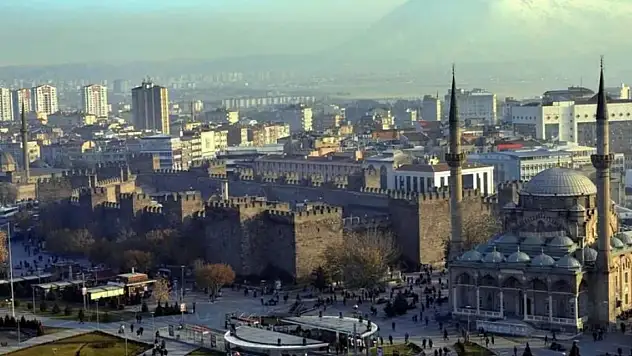 Kayseri Milletvekili bir maaşını bağışlayacak