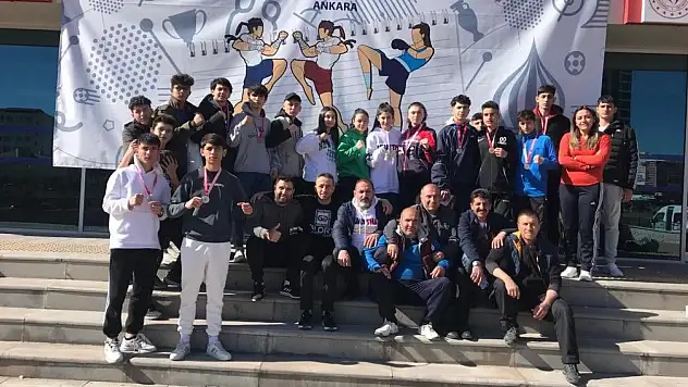Türkiye Şampiyonası'ndan 3 birincilikle döndüler...