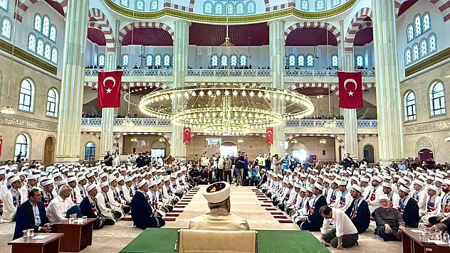 207 hafızın büyük gününde Kayseri Müftüsü dikkat çekti