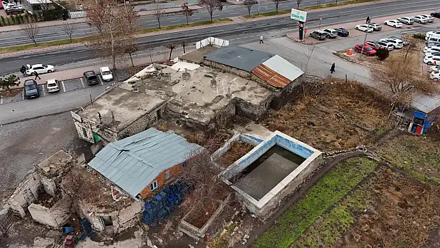 Kayseri'nin 294 yıllık hazinesi yıkılmak üzere