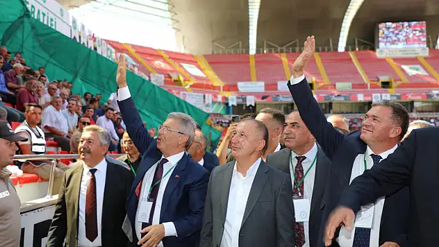 Kayseri'nin en büyük şirketinde Başkanlığı düşürülen isimden dikkat çeken 'Güç, yağcılık ve hazinede açık' hikayesi! Bu gönderme kime?