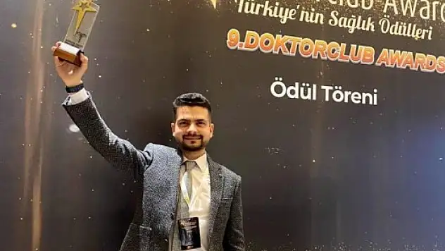 Kayseri'nin gururu: Akıllı kontakt lensle yenilikçi doktor ödül aldı