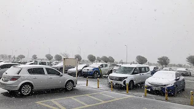 Kayseri'nin komşu iline lapa lapa kar yağdı!