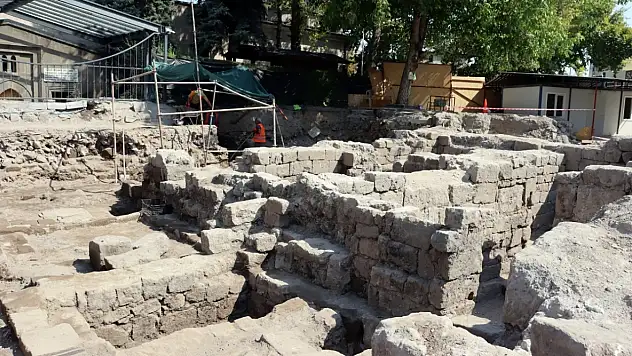 Kayseri'nin merkezinde saklı kalan tarih ortaya çıkıyor!