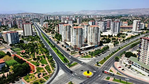 Kayseri'nin o ilçesi baştan sona yenileniyor! 4 bin 35 konut teslim edildi