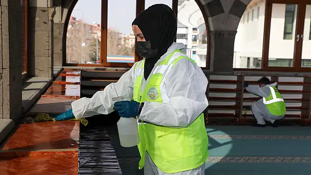 Kayseri'nin o ilçesinde camiler temizlendi!