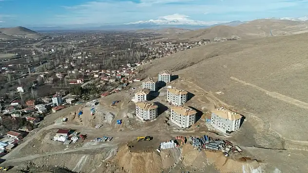 Kayseri'nin o ilçesinde TOKİ konutları hızla yükseliyor