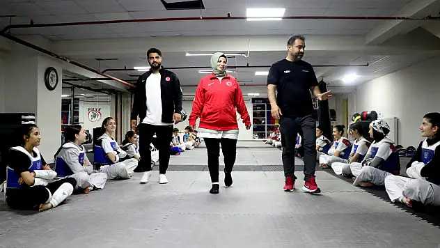 Kayseri'nin tekvando gururu: Bir evde 3 milli antrenör