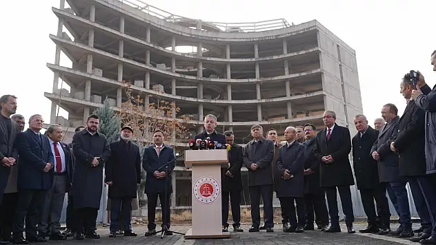 Kayseri'nin yeni adliye binası tanıtıldı! AK Partili Vekil, soluğu Bakanın yanında aldı