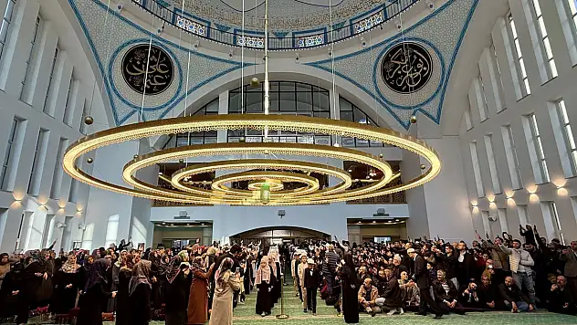 Kayseri'nin yeni hafızları! Belgeleri teslim edildi