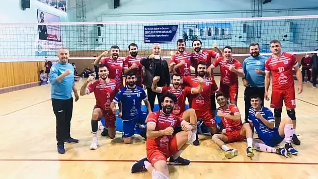 Kayseri'nin yüzünü voleybol takımları güldürdü