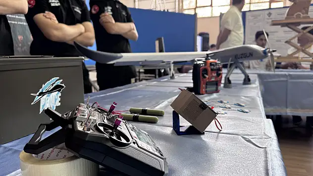 Kayseri'deki öğrenciler projelerini sergiledi: Kuzgun, Kudret ve Yavuz-27!