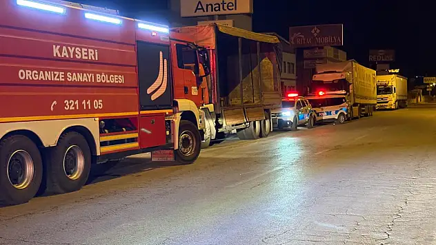 Kayseri OSB'de mobilya fabrikasında yangın