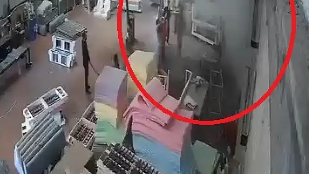 Kayseri OSB'de panik anları: İşçiler oraya koştu