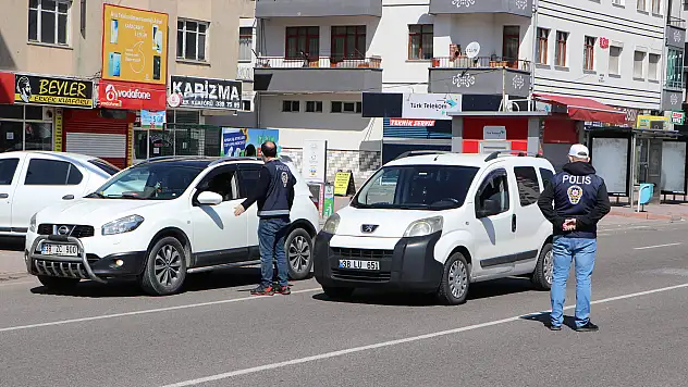 Kayseri polisi bir ayda 633 vatandaşa ulaştı