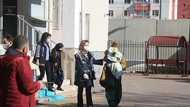 Kayseri polisinden şafak operasyonu