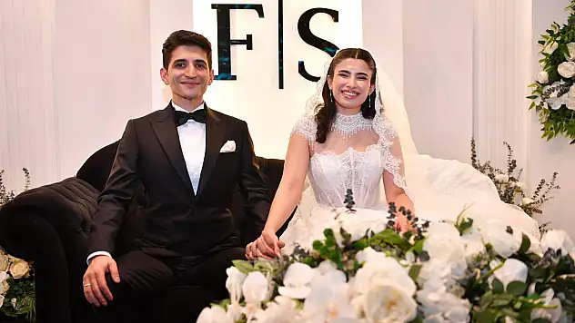 Kayseri protokolü bu düğünde buluştu... Başkan Koşar oğlunu evlendirdi