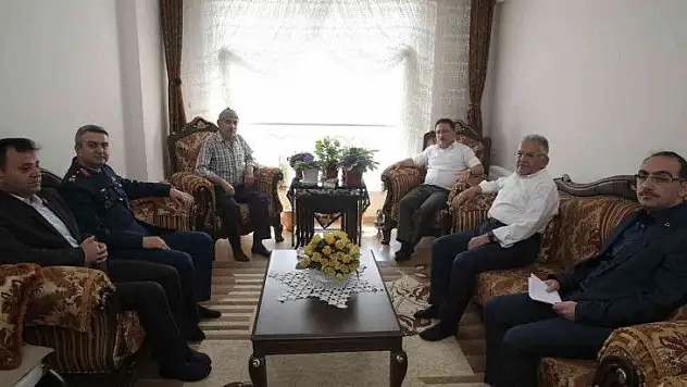 Şehit babalarına anlamlı ziyaret!