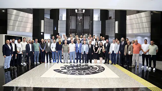 Kayseri Sanayi Odası'nın yeni üyeleri belgelerini aldı