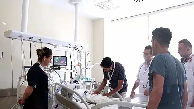 Kayseri Şehir Hastanesinde İlk Kez  Balon Anjiyoplasti İşlemiyle Tedavi Gerçekleştirildi
