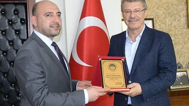 Kayseri Şeker'e Borsa'dan İstihdama Katkı Nedeniyle Plaket Verildi
