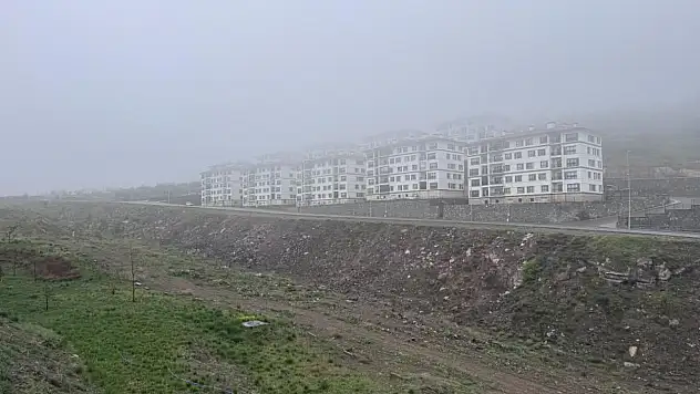 Kayseri sisli bir güne uyandı