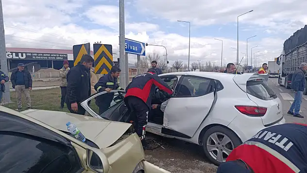 Kayseri-Sivas kara yolunda korkutan kaza!